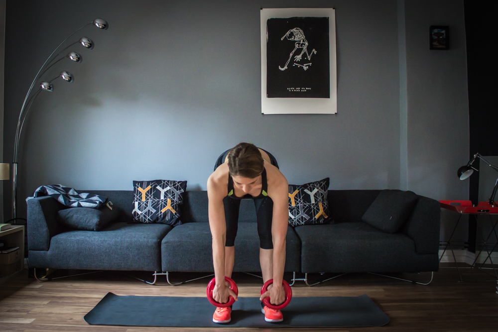 Romanian Deadlifts mit Rudern - HIIT Training Plan