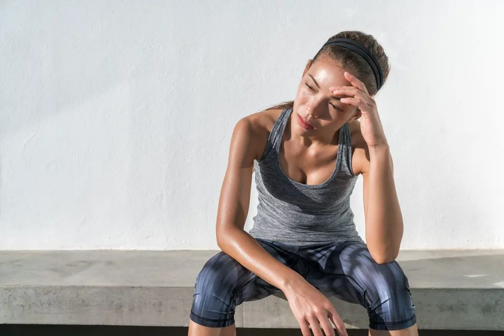 Übungsroutine, um Gewicht im Fitnessstudio zu verlieren dumme Männer
