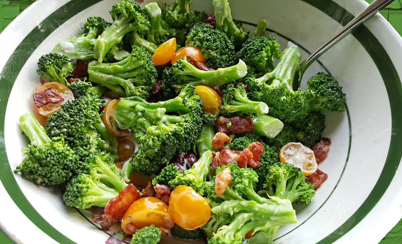 Ketogenes Mittagessen Rezept: Bacon-Brokkoli Salat