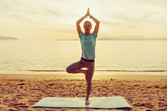 Yoga Übungen die das Krafttraining unterstützen