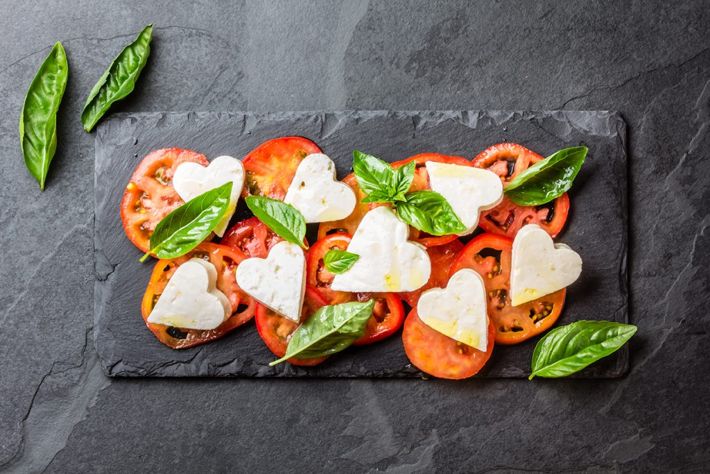 Caprese in Herzform - Fitness Rezepte zum Valentinstag für Fit Couples