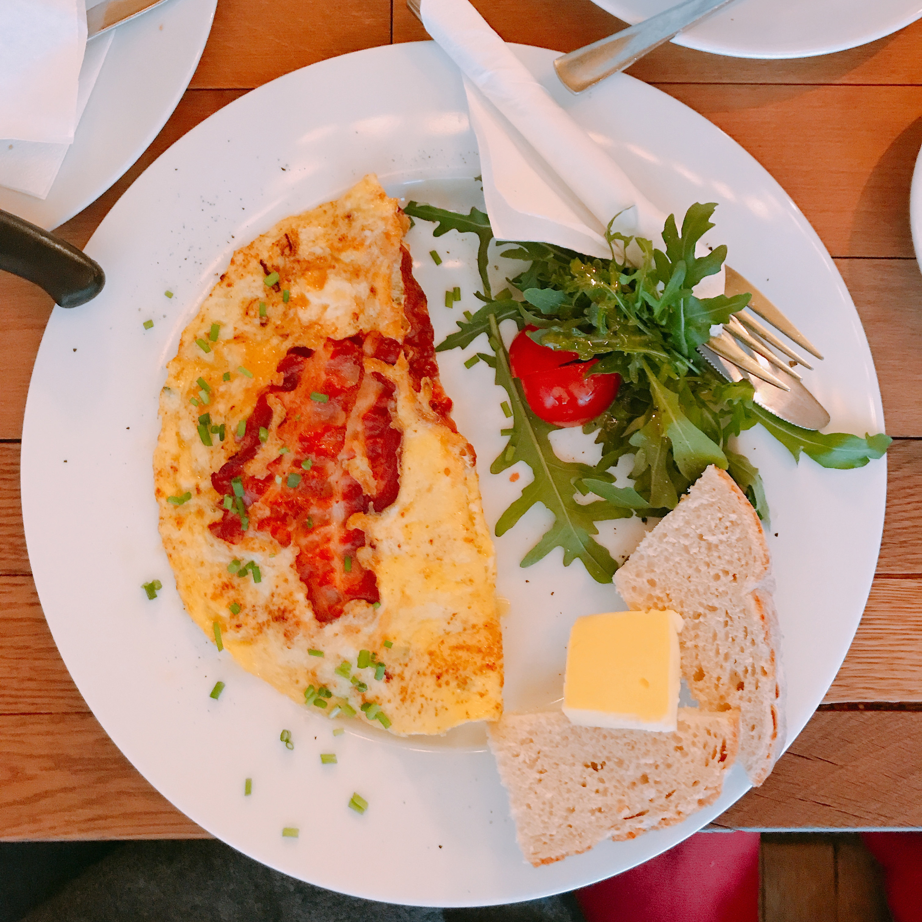 Omlette einfach in Herzform schneiden zum Valentinstag