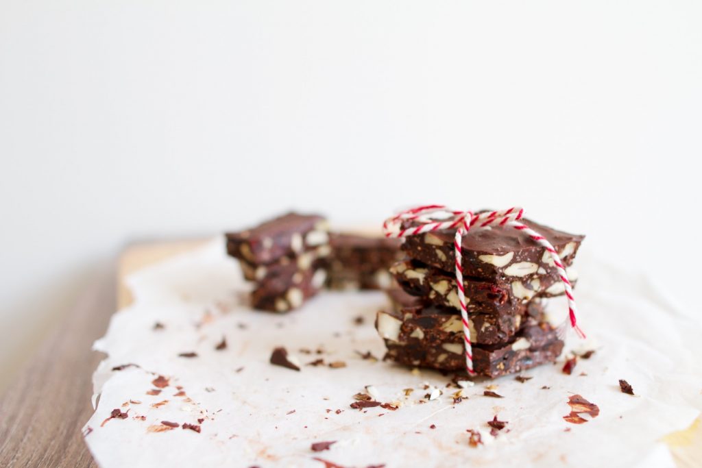 Dunkle-Schokoladen-Seesalz-Mandel-Rinde als Low Carb Weihnachtsplätzchen 
