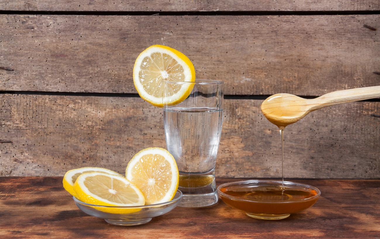 Detox Getränk mit Honig und Zitrone Rezept
