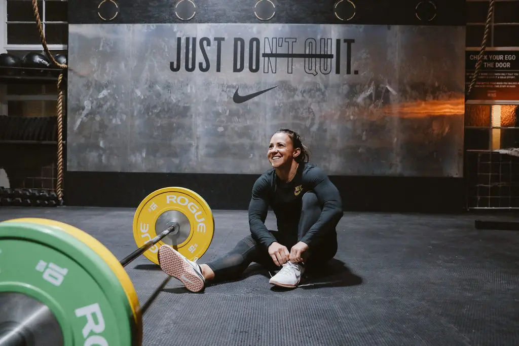 Wie man Crossfit macht, um Gewicht zu verlieren